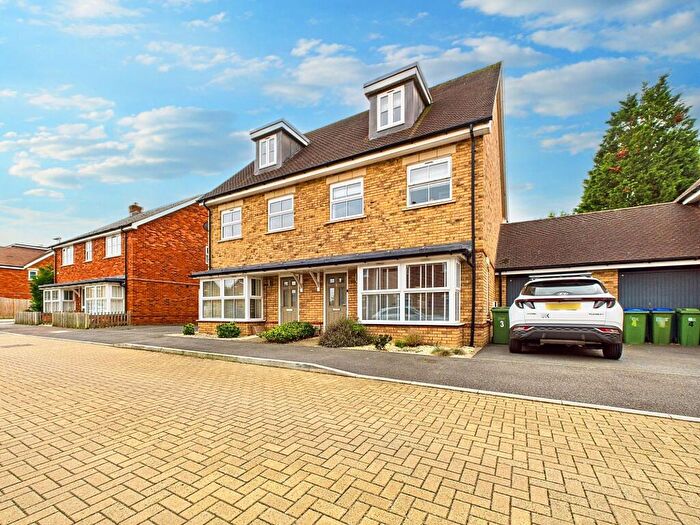 3 Bedroom Semi-Detached House To Rent In Onslow Walk, Broadbridge Heath, RH12