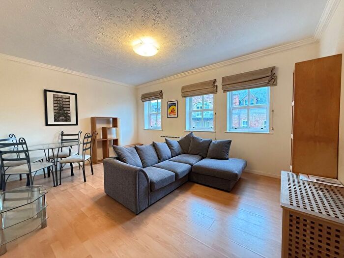 2 Bedroom Flat To Rent In Dock House, Navigation Walk, Leeds, West Yorkshire, LS10