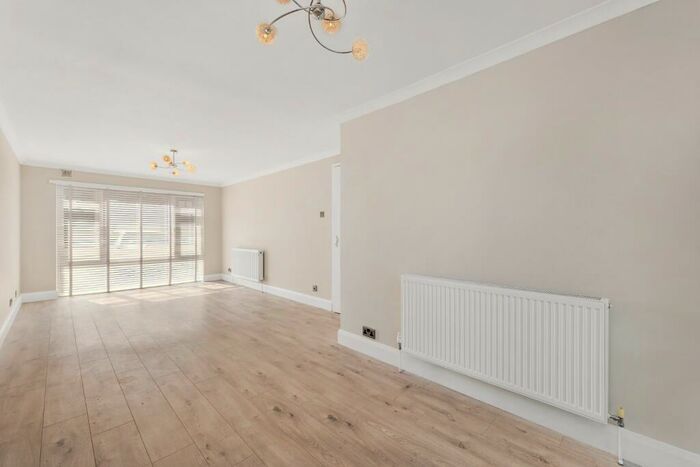 2 Bedroom Apartment To Rent In Oaklands Road, Bromley, BR1