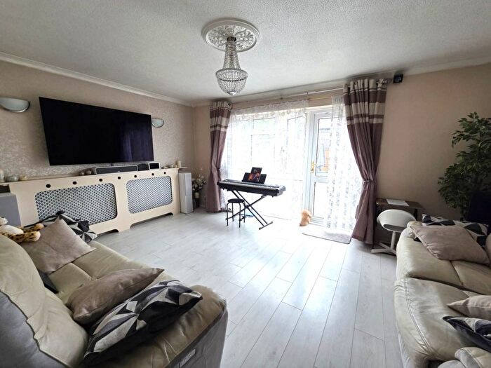 3 Bedroom Property To Rent In Renfrew Close, Cyprus, E6