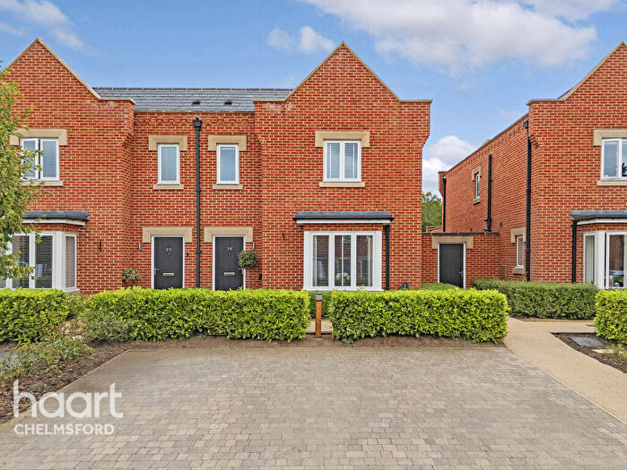 3 Bedroom Semi-Detached House For Sale In Danbury Palace Drive, Chelmsford, CM3