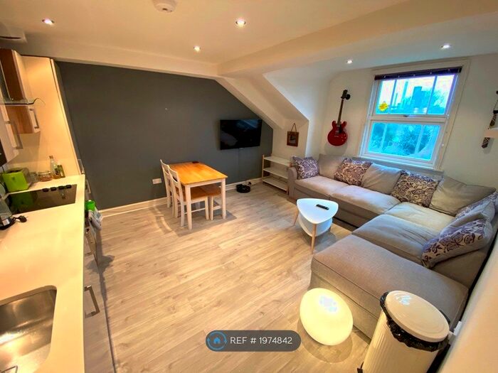 2 Bedroom Flat To Rent In Outram Road, Croydon, CR0