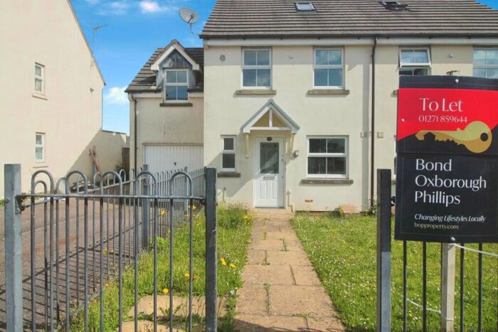 4 Bedroom House To Rent In Bideford, EX39