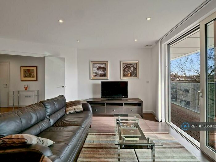 2 Bedroom Flat To Rent In Rossetti Apartments, Croydon, CR0