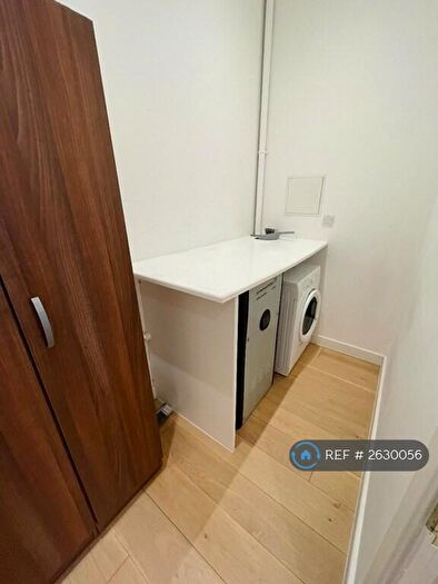 1 Bedroom Flat To Rent In Colne House, London, E1