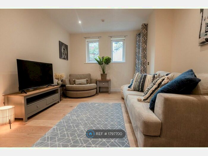 2 Bedroom Flat To Rent In Oceana Boulevard, Southampton, SO14