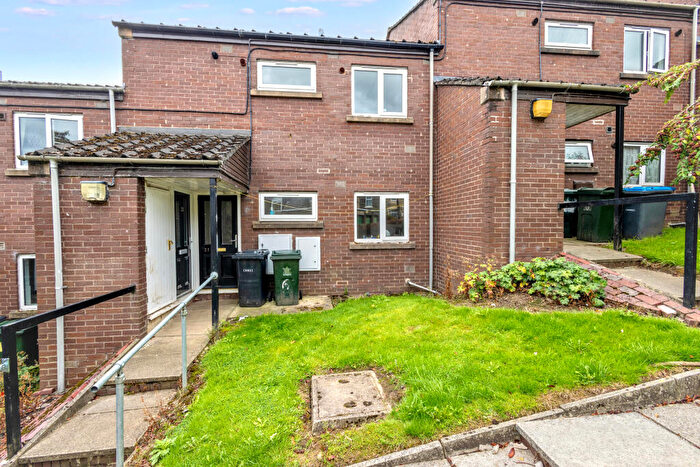 1 Bedroom Flat For Sale In Rosemount Walk, Keighley, West Yorkshire, BD21