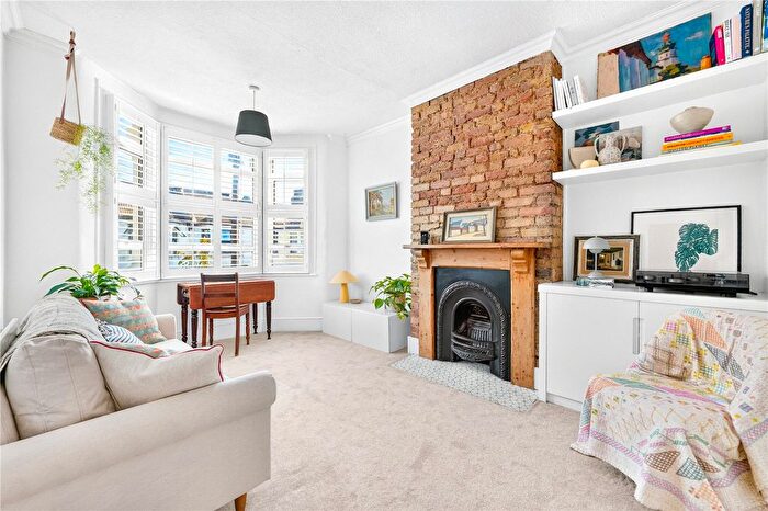 1 Bedroom Flat For Sale In Knotts Green Road, Leyton, London, E10