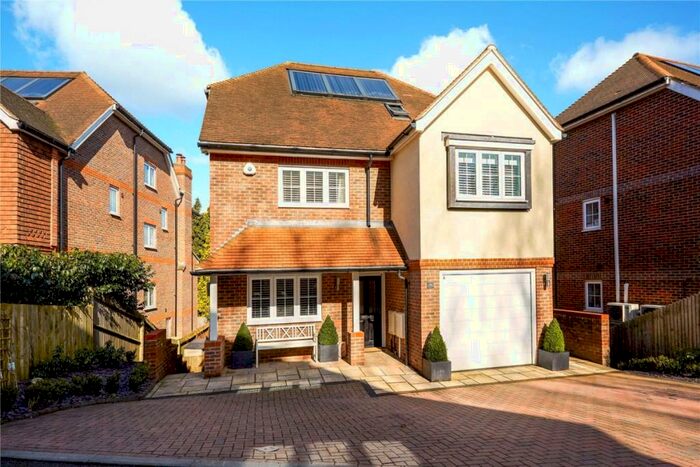 5 Bedroom Detached House To Rent In Tupwood Gardens Caterham, CR3