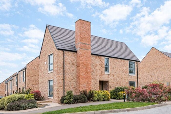 4 Bedroom Detached House For Sale In Blunsdon Hill, Blunsdon, Swindon, SN26