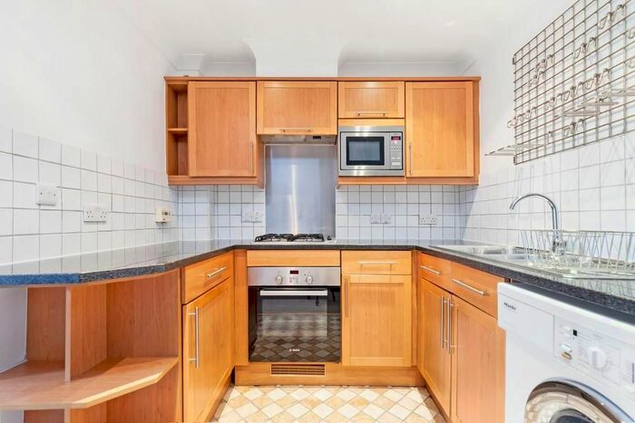 2 Bedroom Flat To Rent In Kingston Road, London, SW19