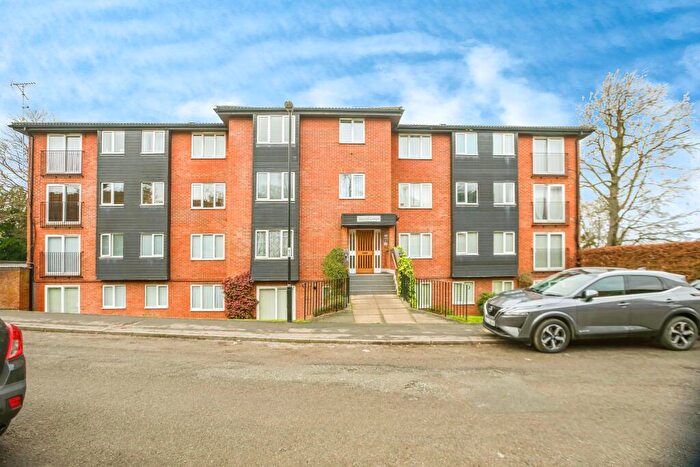 1 Bedroom Flat For Sale In Reedham Drive, Purley, CR8