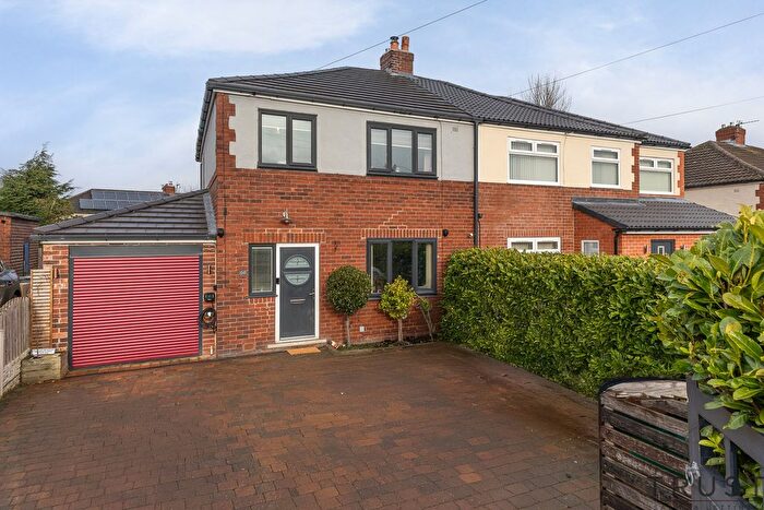 4 Bedroom Semi-Detached House For Sale In Lumb Lane, Roberttown, Liversedge, WF15