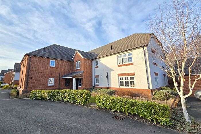 1 Bedroom Flat For Sale In Heathermount, Broadheath, Altrincham, WA14