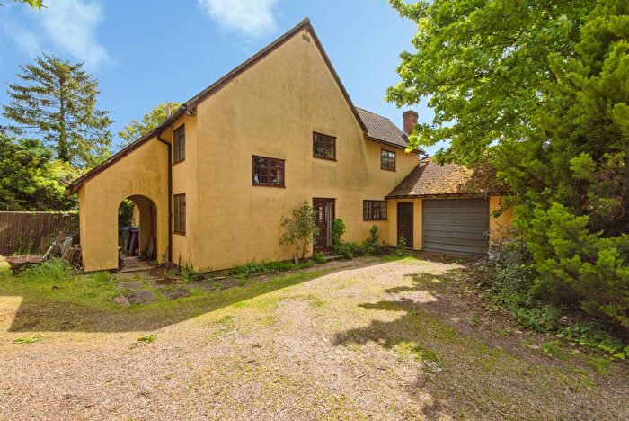 4 Bedroom Detached House For Sale In Fox Lane, Royston, SG8