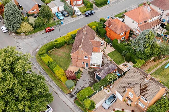 4 Bedroom Detached House For Sale In Ashgate Valley Road, Brockwell, Chesterfield, S40