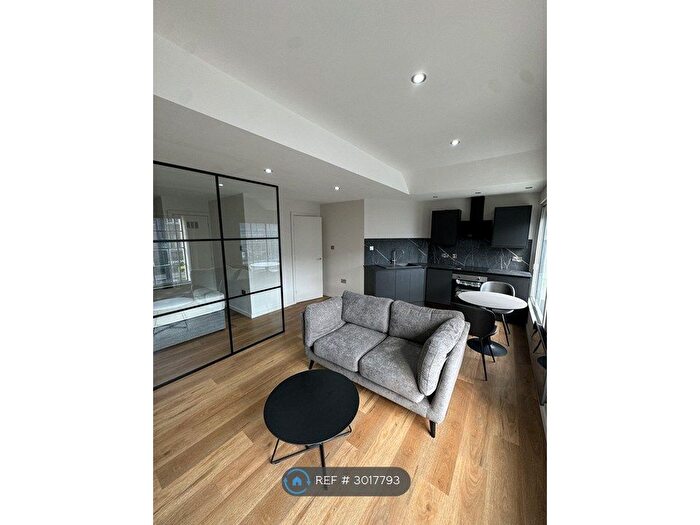 1 Bedroom Flat To Rent In The Headrow, Leeds, LS1