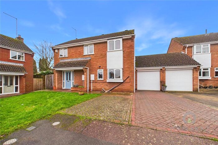 4 Bedroom Link Detached House For Sale In Orchard Way, Harpole, Northamptonshire, NN7