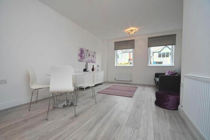 1 Bedroom Flat To Rent In Clearview House, Pinner Road, Northwood HA6
