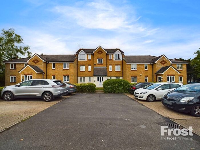 1 Bedroom Flat To Rent In Redford Close, Feltham, TW13