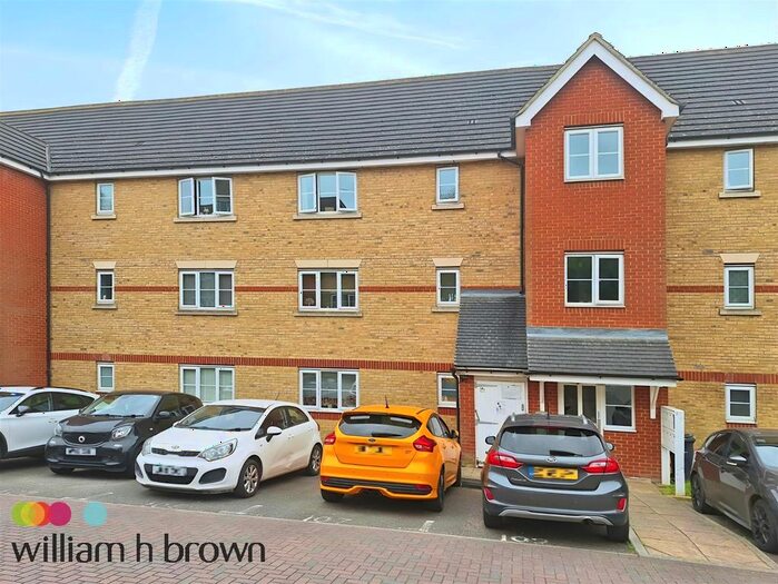 2 Bedroom Flat To Rent In Kendal, Purfleet, RM19