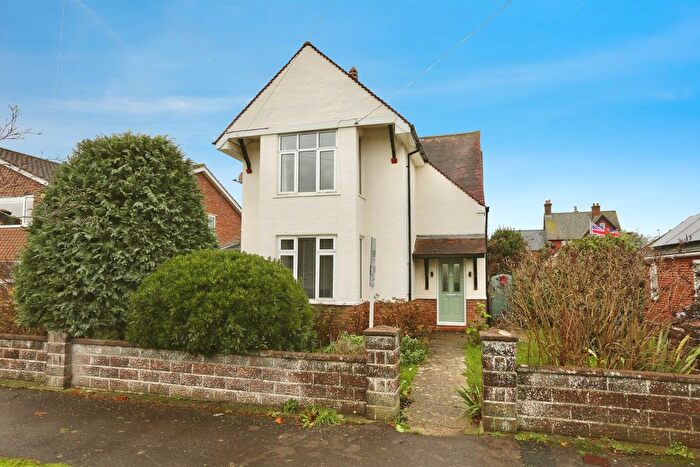 2 Bedroom Flat For Sale In Studland Road, Lee-On-The-Solent, PO13