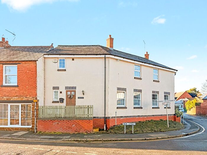 3 Bedroom Semi Detached House For Sale In New Street, Weedon, Northampton, NN7