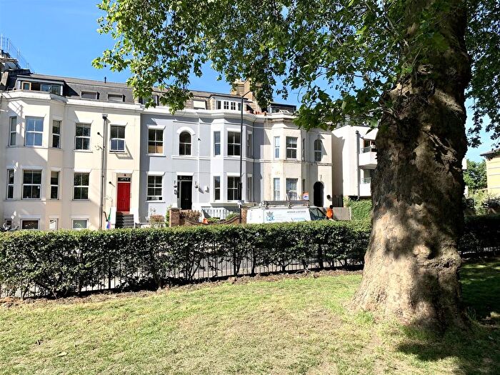 1 Bedroom Flat For Sale In Downs Road, Hackney, E5