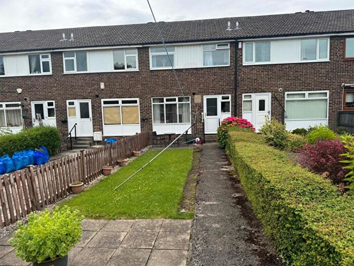 3 Bedroom Terraced House For Sale In Moorcroft Drive, Birkenshaw, Bradford, BD4