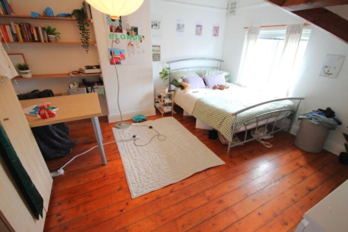 2 Bedroom Terraced House To Rent In Hessle Road, Leeds, LS6