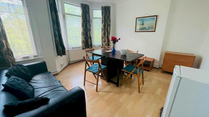 1 Bedroom Maisonette To Rent In Barham Close, Wembley, HA0