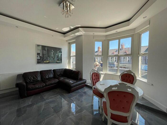 3 Bedroom Apartment To Rent In Wellfield Road, Cardiff, CF24