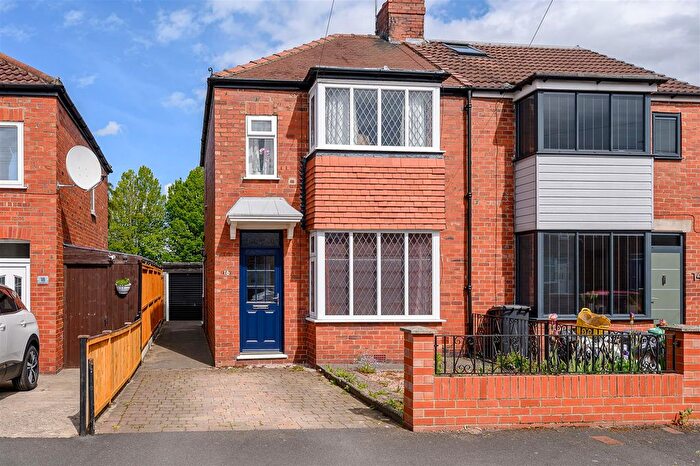 2 Bedroom Semi-Detached House For Sale In Langholme Drive, York, YO26