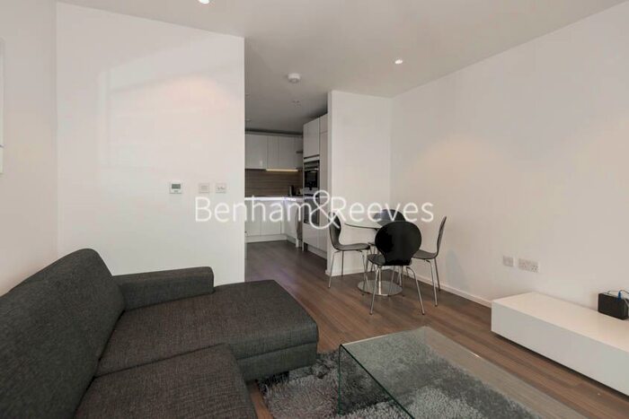2 Bedroom Flat To Rent In Buckhold Road, Wandsworth, SW18