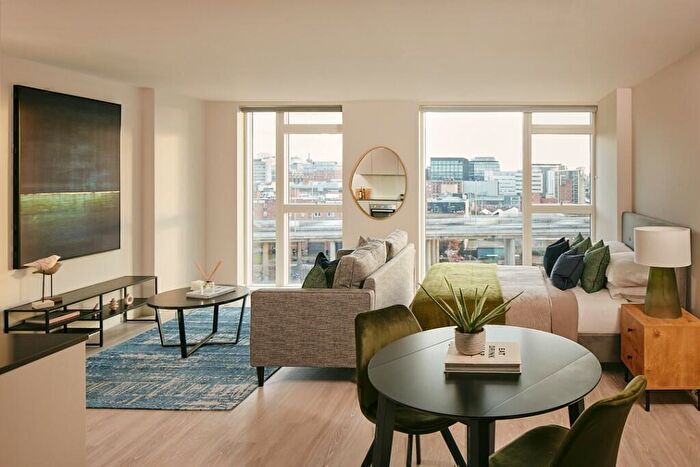 Studio To Rent In Warroch Place, Glasgow, G3