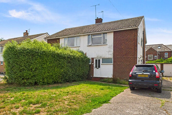 3 Bedroom Semi-Detached House To Rent In Pembury Close, Worthing, BN14