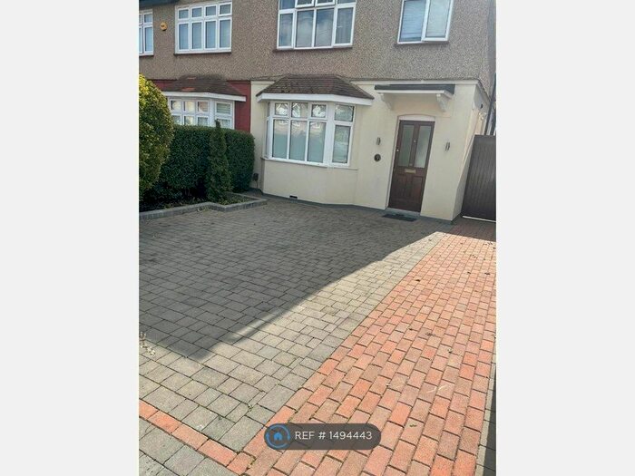 4 Bedroom Semi-Detached House To Rent In Ewanrigg Terrace, Woodford Green, IG8