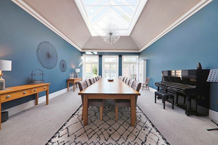 6 Bedroom Detached House For Sale In Market Place, Hornsea, HU18