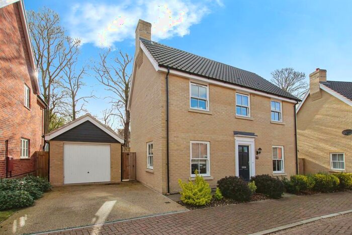 3 Bedroom Detached House For Sale In Jersey Meadow, Kentford, Newmarket, CB8
