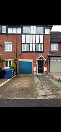 3 Bedroom Town House For Sale In Lowther Crescent, Langley Middleton, Manchester, M24