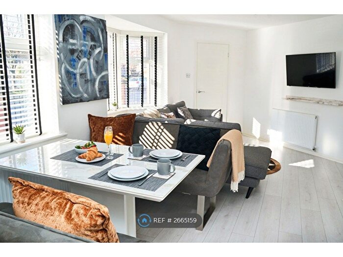 2 Bedroom Semi-Detached House To Rent In Chorlton Road, Manchester, M15