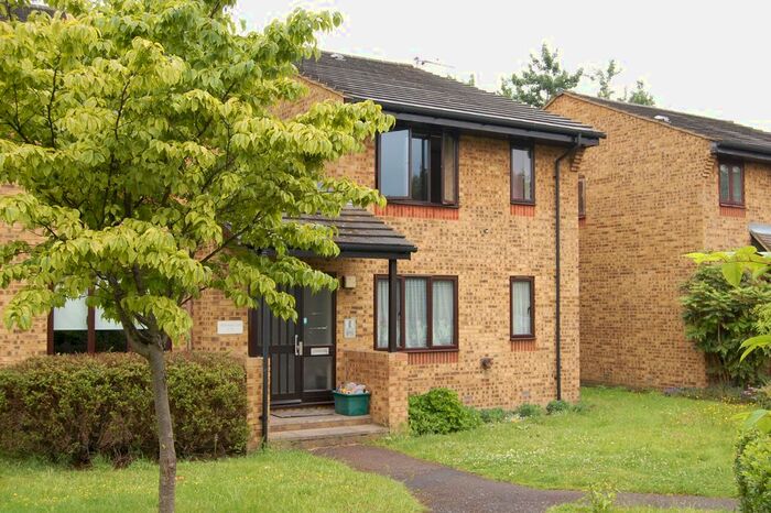 Studio To Rent In Cheltenham Close, New Malden, KT3