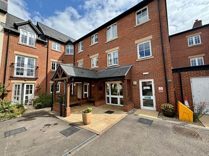 2 Bedroom Retirement Property To Rent In Daffodil Court, Newent, GL18