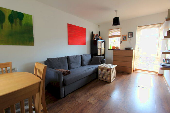 1 Bedroom House To Rent In Grove Road, Mitcham, Surrey, CR4