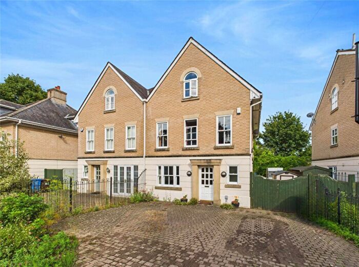 4 Bedroom Semi-Detached House For Sale In Vermont Crescent, Ipswich, IP4