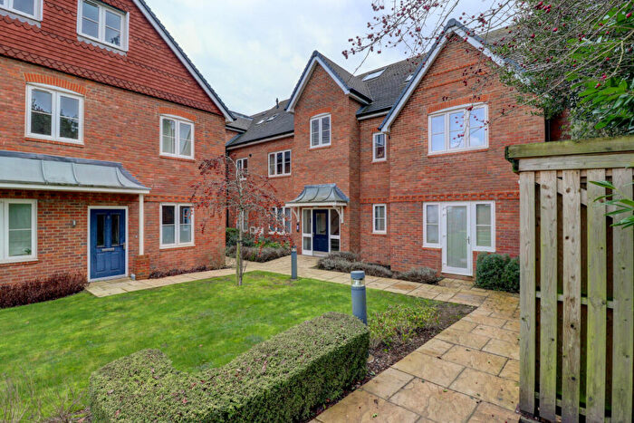 2 Bedroom Apartment For Sale In Amersham Road, Hazlemere, High Wycombe, Buckinghamshire, HP15