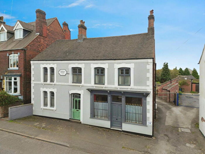 4 Bedroom Detached House For Sale In Period Home & Grade Ii Listed Barn With Planning Permission, DE11