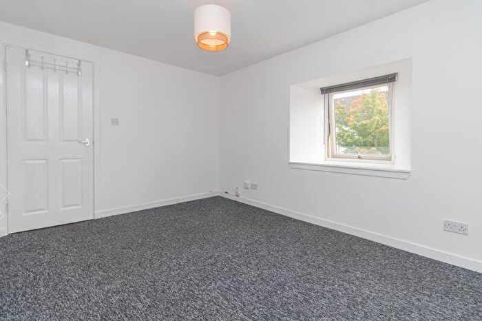 1 Bedroom Flat To Rent In Main Street, Renton, G82