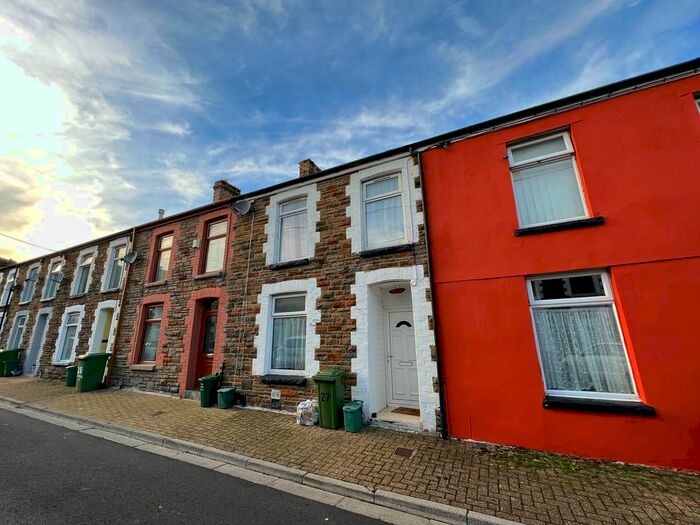 3 Bedroom Property To Rent In Charles Street, Pontypridd, CF37