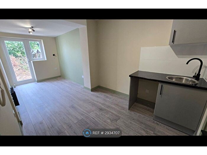 Studio To Rent In Oxford Gardens, Uxbridge, UB9